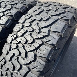 235/70/16 (2) Bfgoodrich Ko2 $140 For Both 