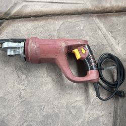 a Chicago Electric 6 Amp variable speed reciprocating saw with a rotating handle