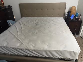 King bed w/ headboard
