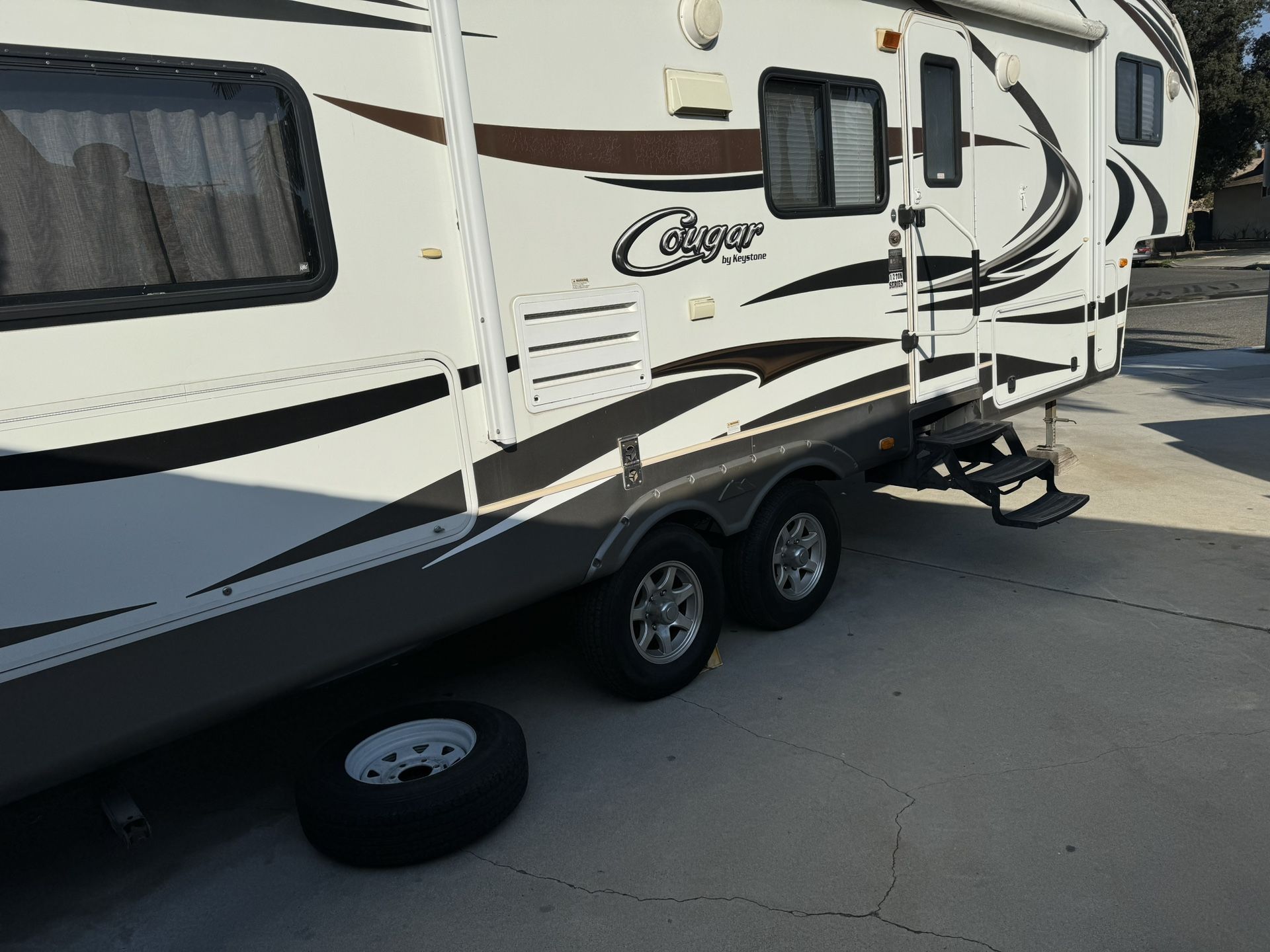 Fifth Wheel Trailer