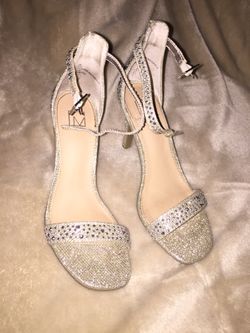Gold heels 🌟