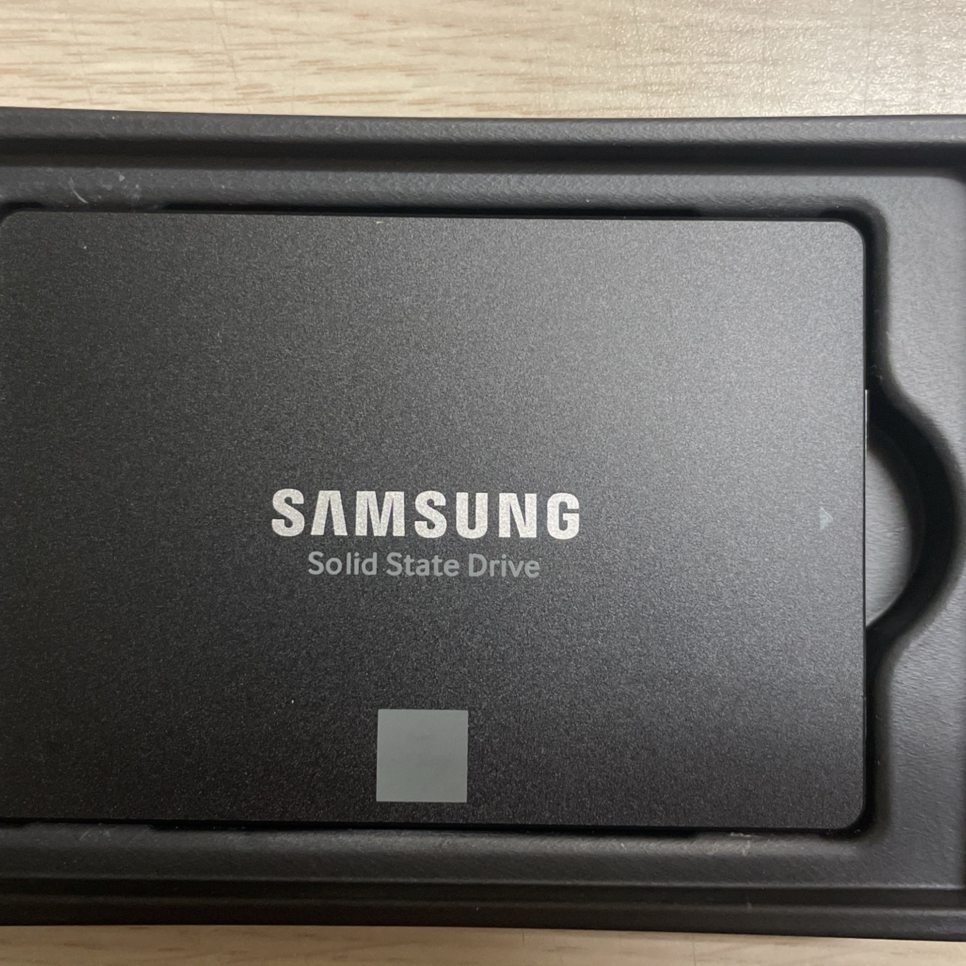 Samsung 850 EVO V-NAND SSD 2T, Like New 