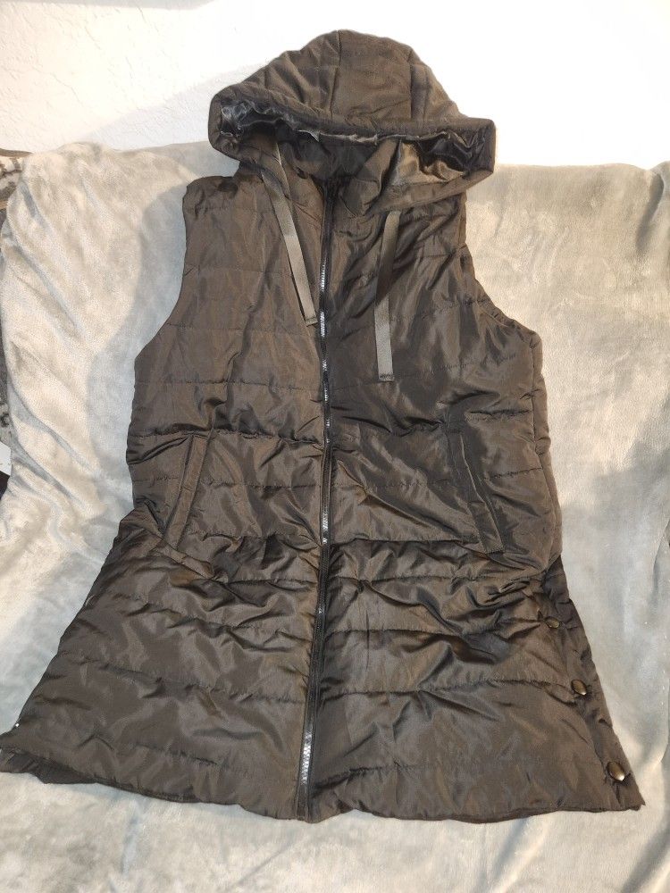 Women's Long Hooded Puffer Vest