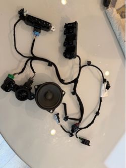 2019 Volvo XC90 Front Left Door Wiring Harness + Door Trim