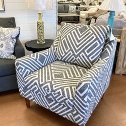 New Accent Chair — SPECIAL 