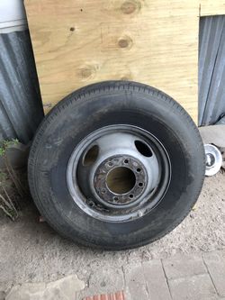 Duality truck tire with good thread.