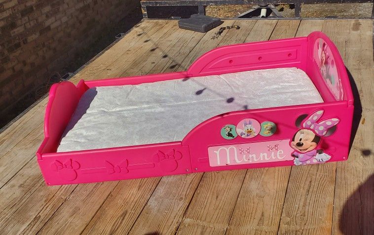 Minnie Mouse Toddler Bed With Mattress 