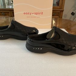 New Women’s Easy Spirit Travel Time Slip On Shoes - Size 11WW (Wide Width) - Black with Silver Studs