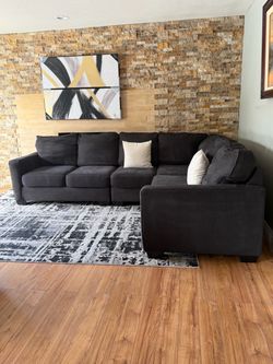 FREE DELIVERY🚚 Ashley Furniture Oversized L-Shaped Sectional Sofa