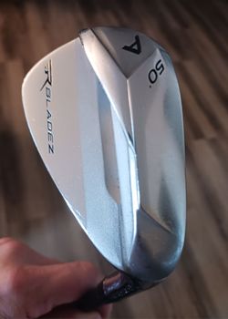 Golf Club Right-Handed TaylorMade RBLADEZ 50* Gap Approach Wedge 65 Gram Regular-Flex Graphite LIKE NEW