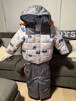 Ropa para la nieve  de 4t y botas del #8