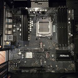 ASRock B650M PG Lighting WiFi mATX