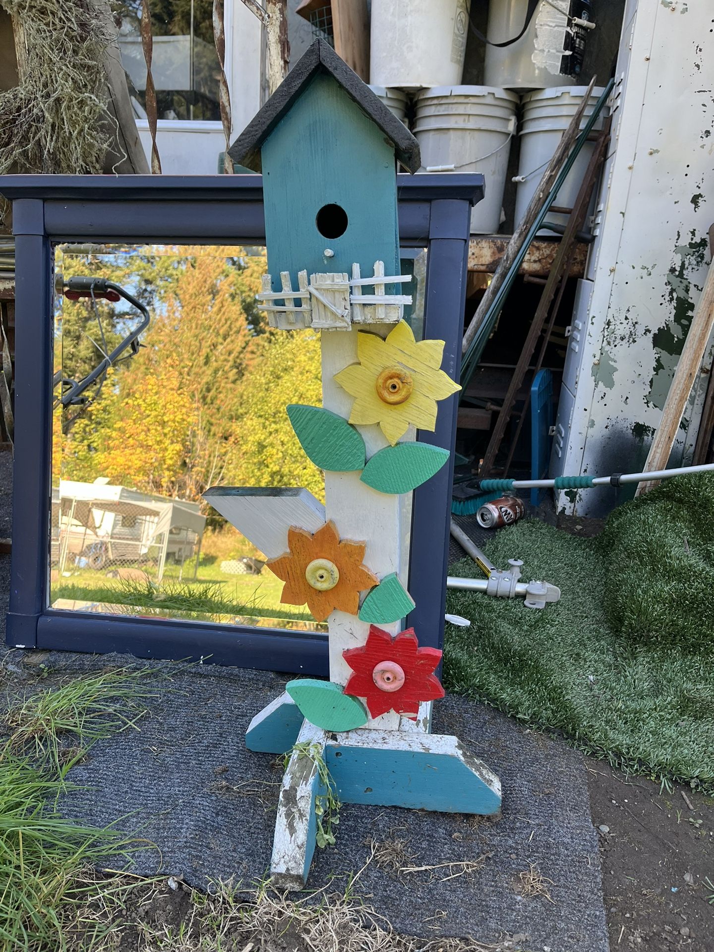Bird feeder