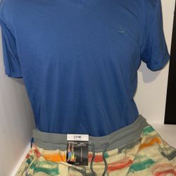 Lacoste V TEE Size XL And Lounge Shorts Size 36-38 New 