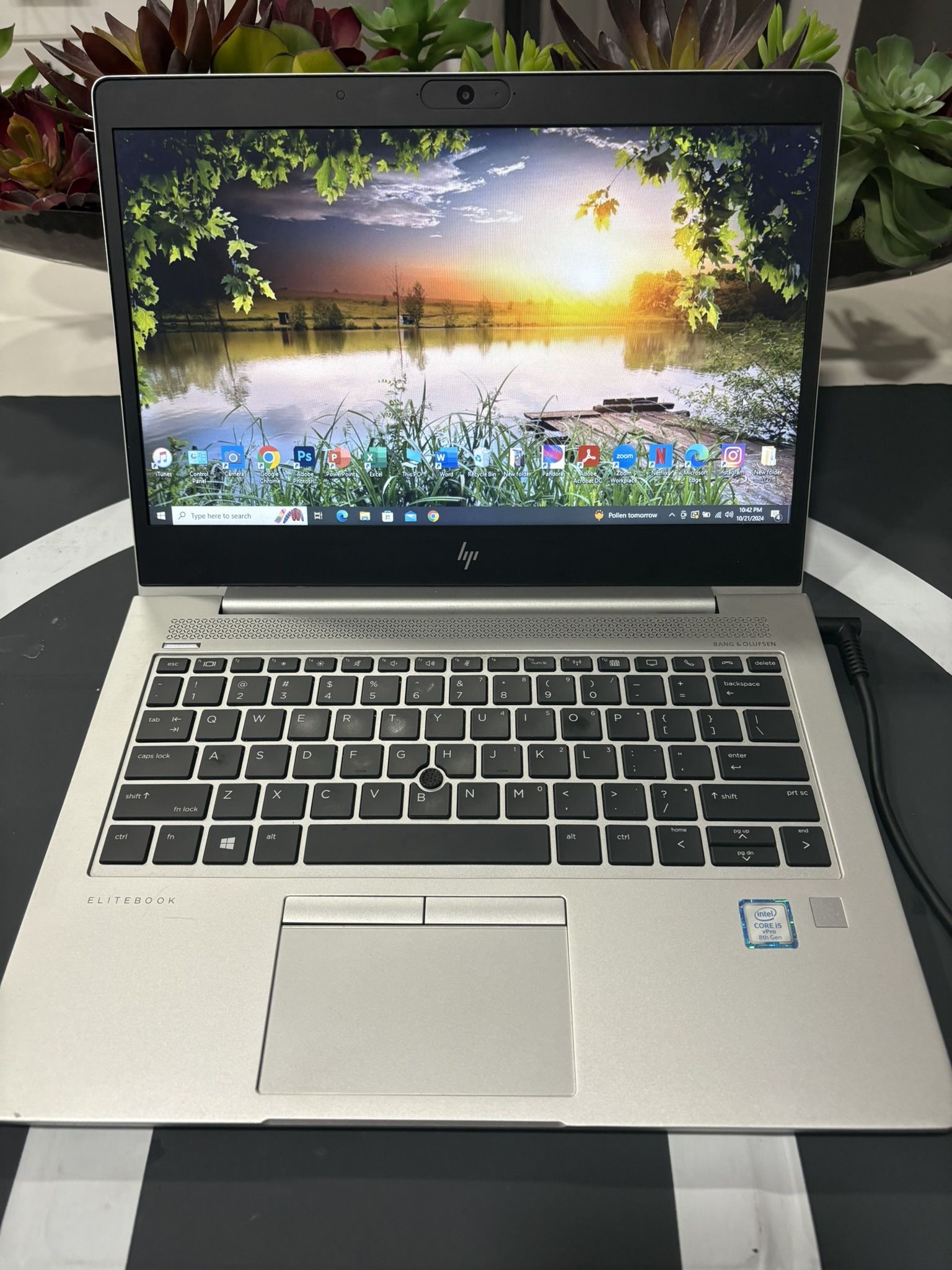 i5…i5…i5… HP ÉLITEBOOK model # 850-G6 …8 GENERATION comes with BANG & OLUFSEN SOUND VERY CLEAR 128 GB SOLID STATE HARD DRIVE …( capacity ) 8.0 GB