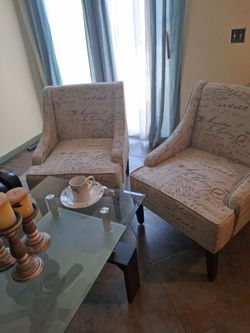 Accents chairs