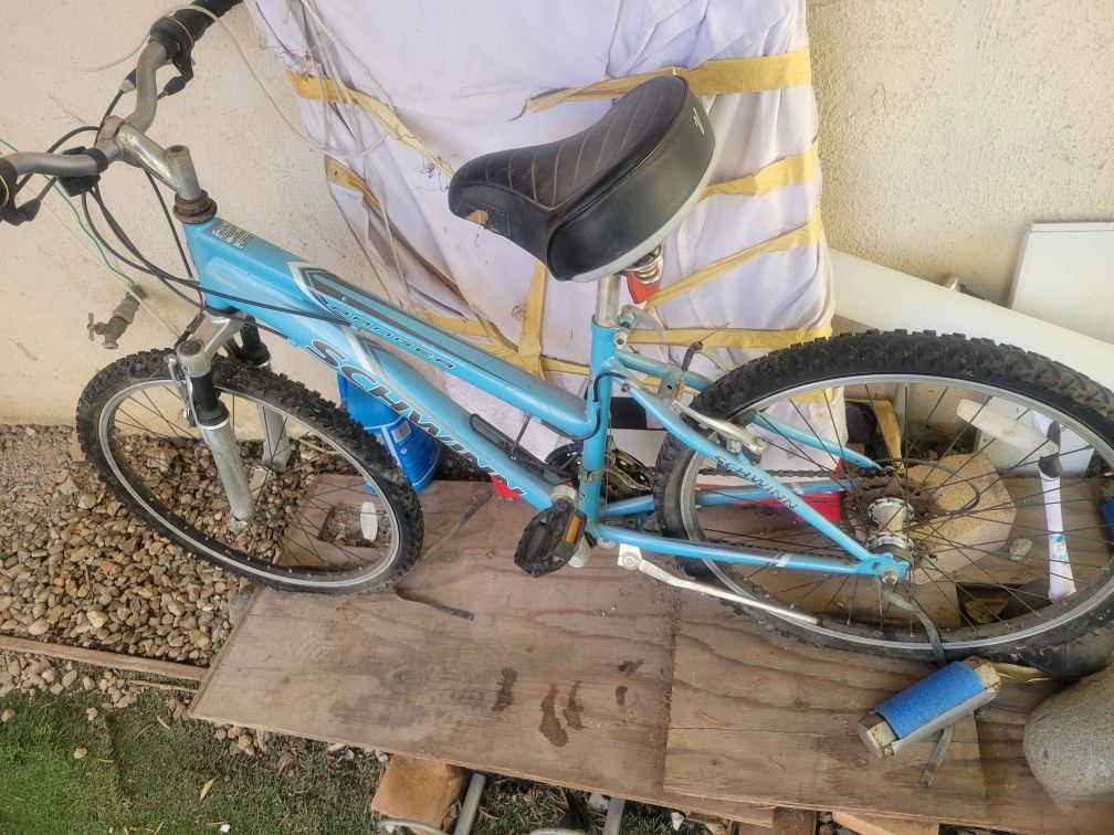 Bike Schwinn 24" Or 26" Size