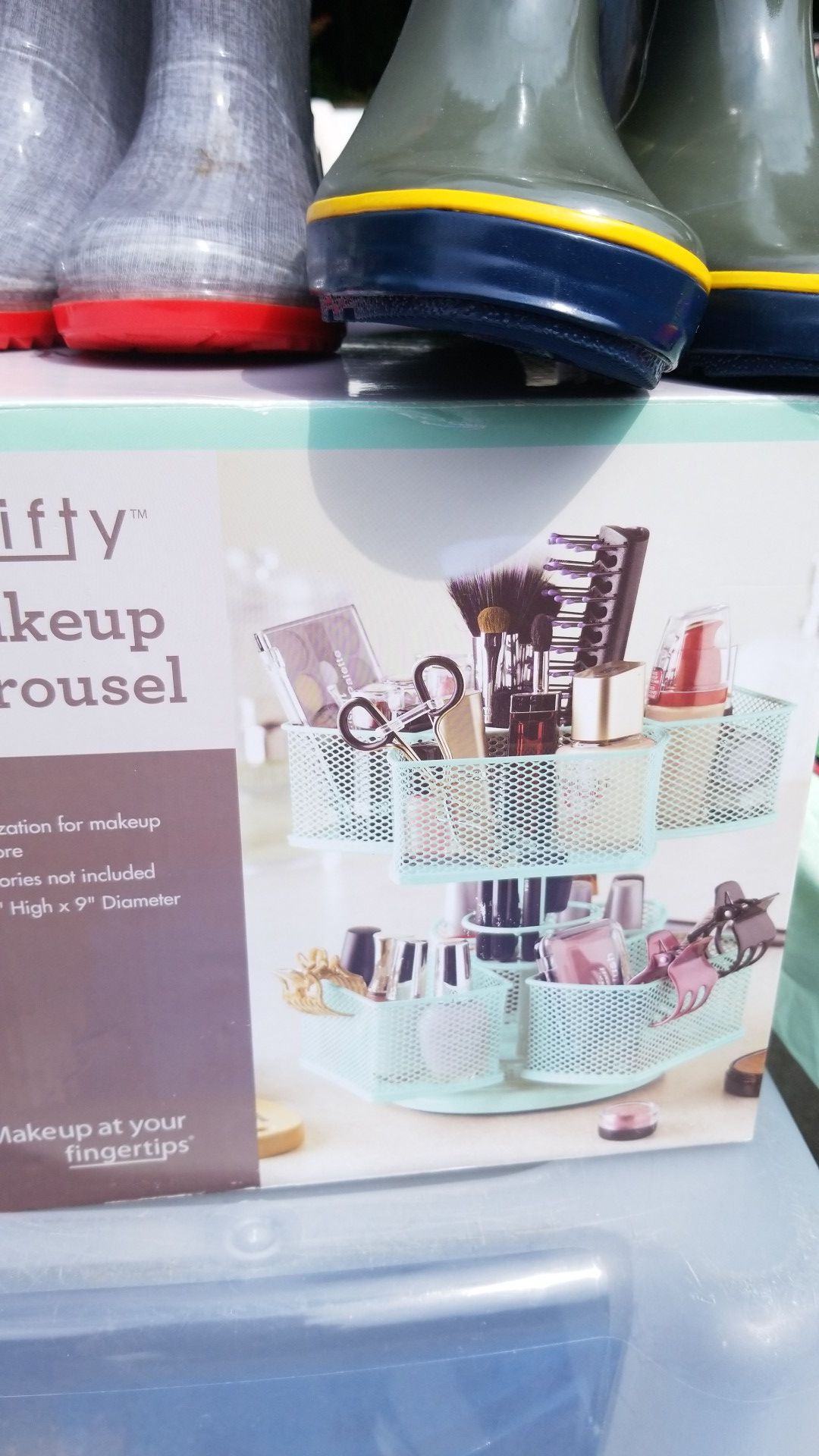 Makeup carousel