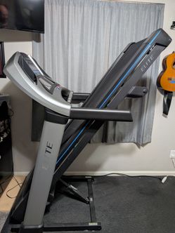 Treadmill - Horizon Elite T7 - includes mat
