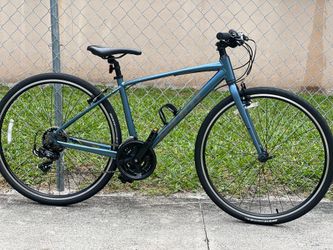 Giant Escape Hybrid Bike, Frame S