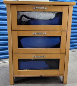 Three-drawer wood chest with nice top