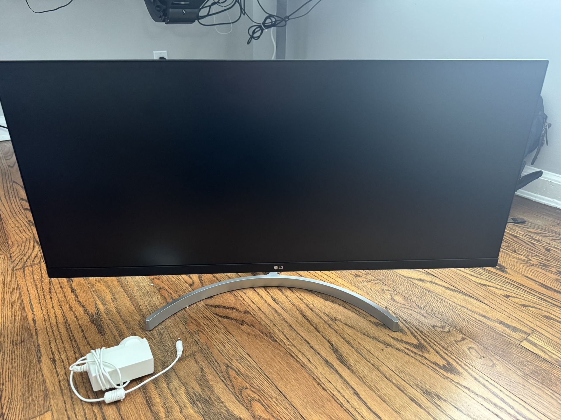 LG 34” Ultrawide Full HD Monitor