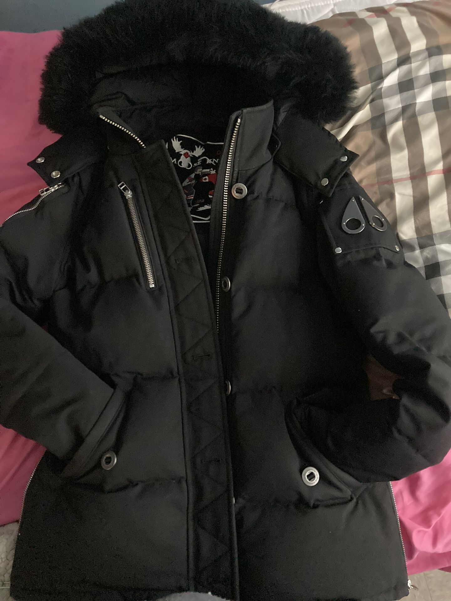 Black Moose Knuckle (uni)