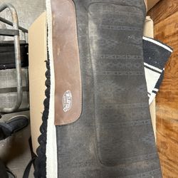 2 Western Pads + Cinch