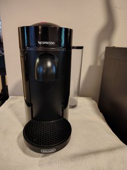 DeLonghi Nespresso VertuoPlus Coffee & Espresso Machine - Works Perfectly