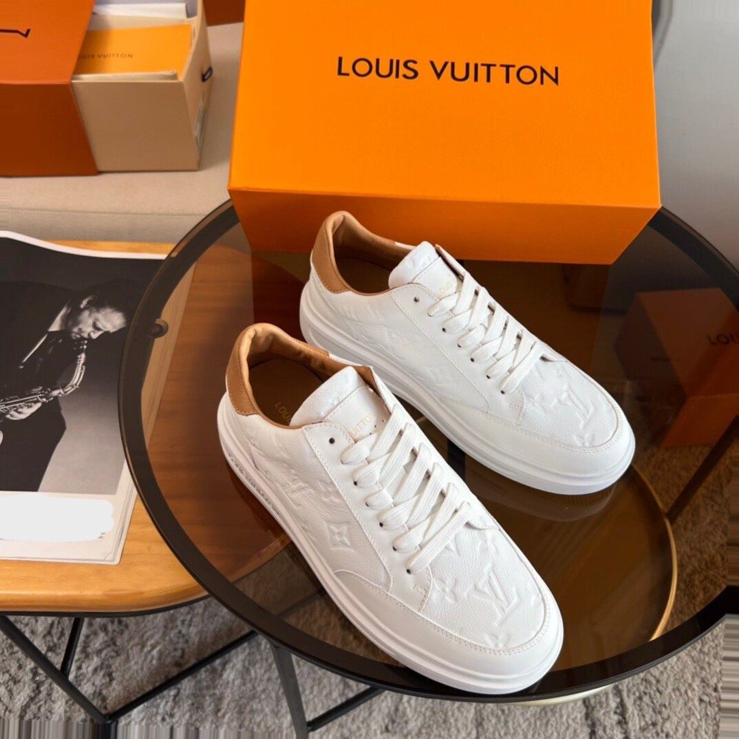 Louis Vuitton Time Out 16 