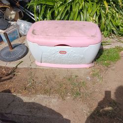 LITTLE TYKES TOY CHEST