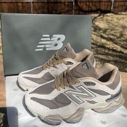 New Balance size 7 women