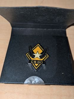 Genuine CS:GO / CS2 Series 1 Tactics Pin - Rare Mismatch Card gaming collectable