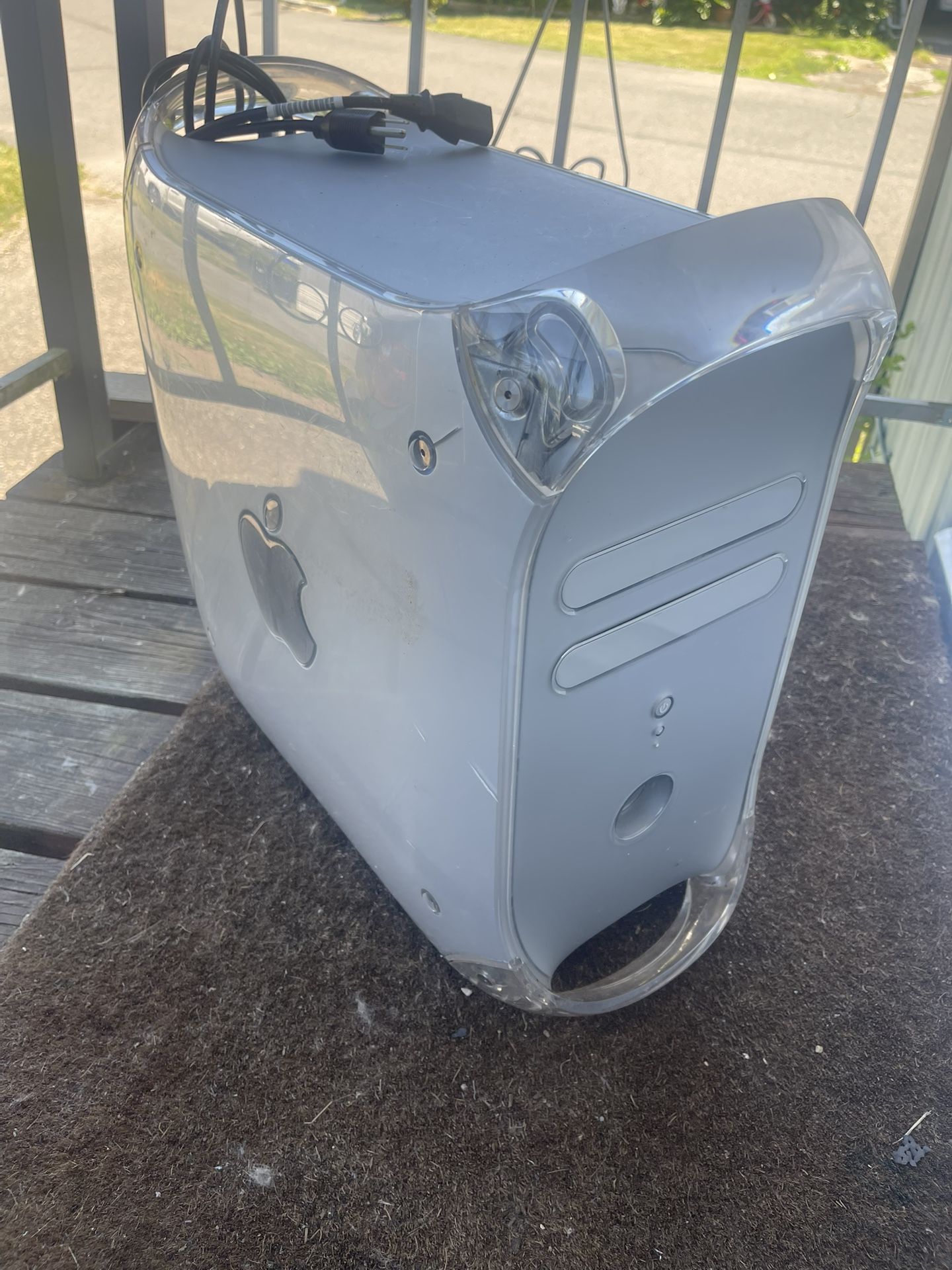 2001 Apple Power Mac G24 M8493