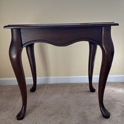 Classic Solid Wood Queen Anne Style End Table with Pull-Out Extensions