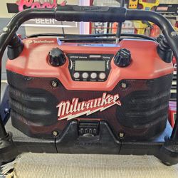 Milwaukee Job Site Radio 