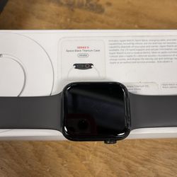 Apple Watch Series 5  44mm  GPS  Cellular Space Black Titanium  Case