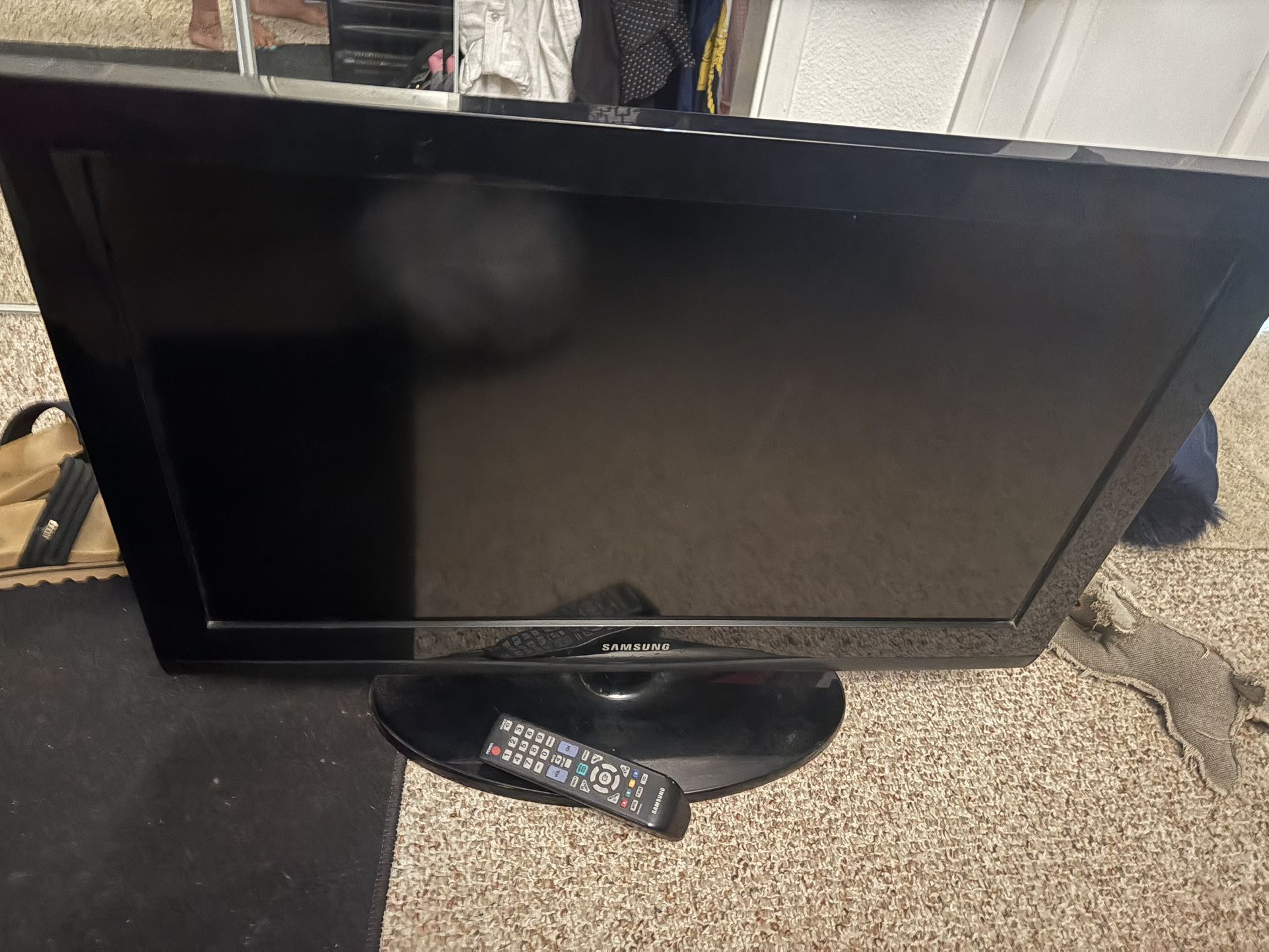 36 Inch Samsung TV