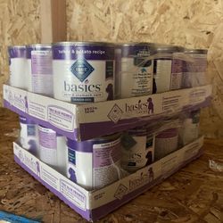  Blue Buffalo Basics Grain Free Senior Wet Dog Food, Turkey + Potato