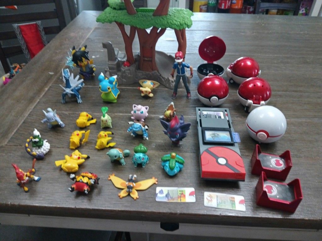 Pokemon Lot Of 31 Peaces Take All For $80