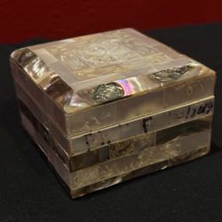 Trinket box made with Avalone beautiful