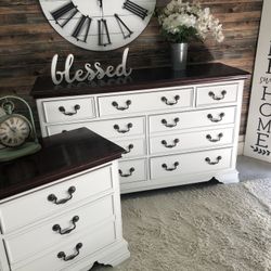 Beautiful Farmhouse Style Dresser Set