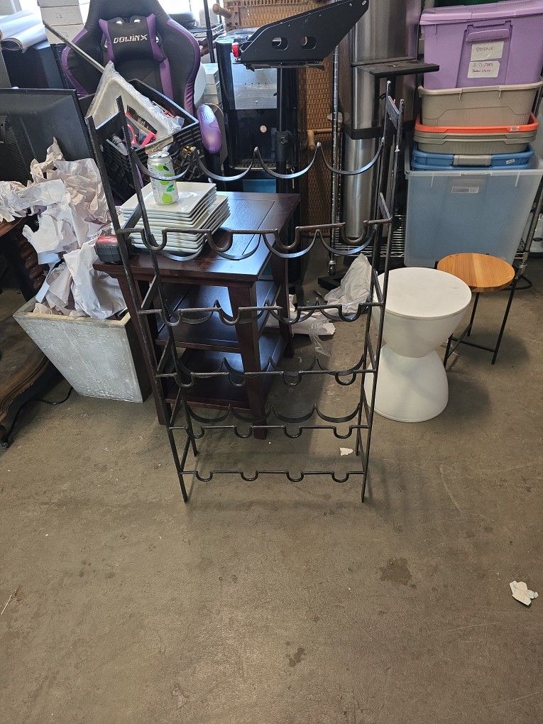 Steel Vibtage Wine Rack