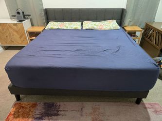 Zinus Dori Upholstered Platform Bed Frame King