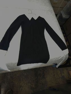 Vestido negro de manga larga
