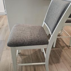 2 kitchen Island bar stools