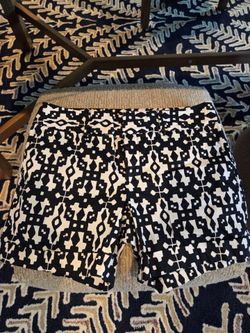 Women's INC shorts sz 6