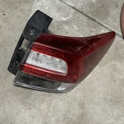 2018 Subaru Crosstrek R Tailight