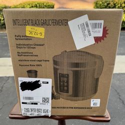 BRAND NEW IN UNOPENED BOX NEVER USED 110V 6L Black Garlic Fermenter Intelligent Fully Automatic Black Garlic Machine Black Garlics Ferment Pot Garlic 