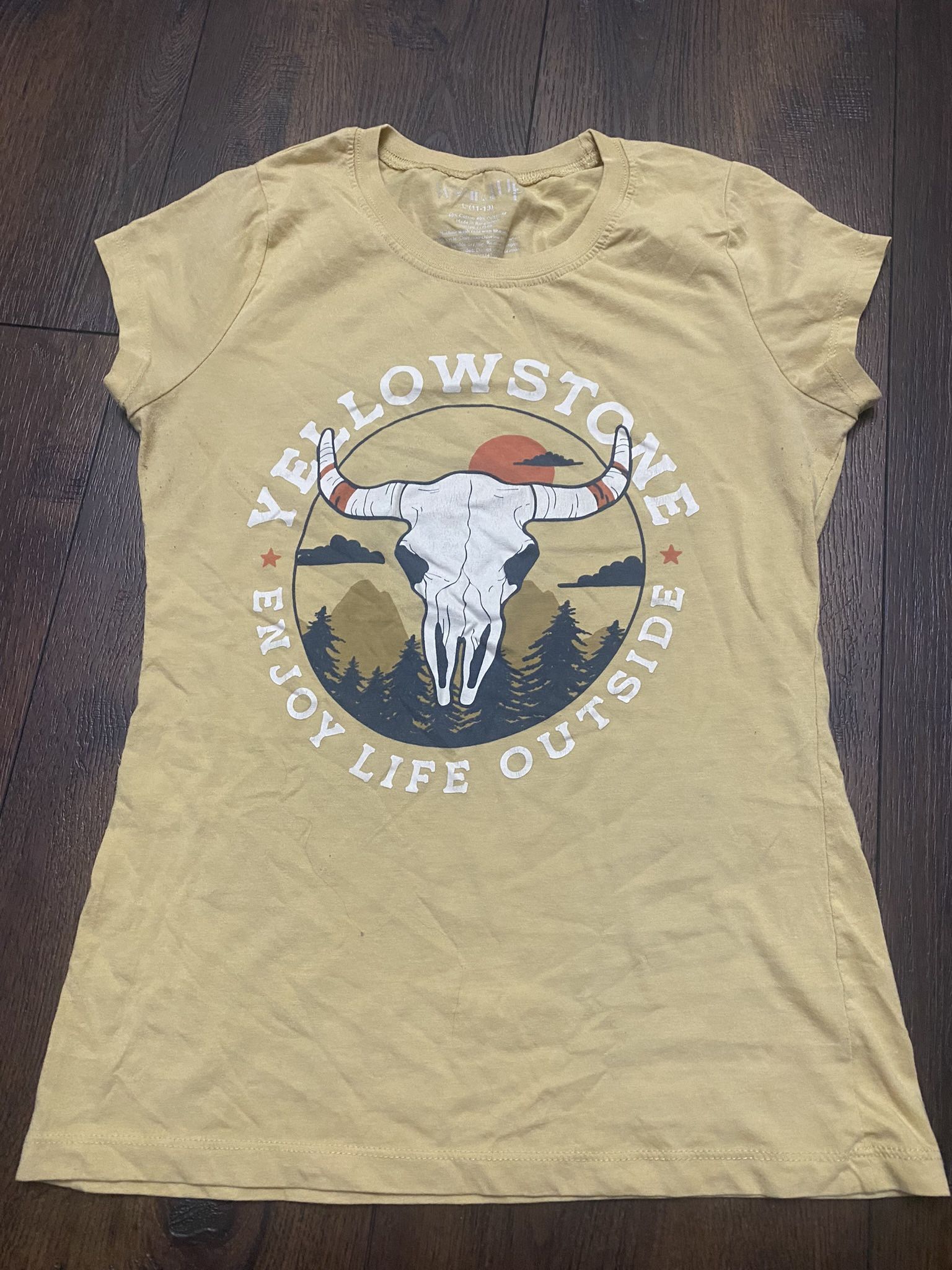 Junior Girls Yellowstone Shirt Size Large By Wound Up #15